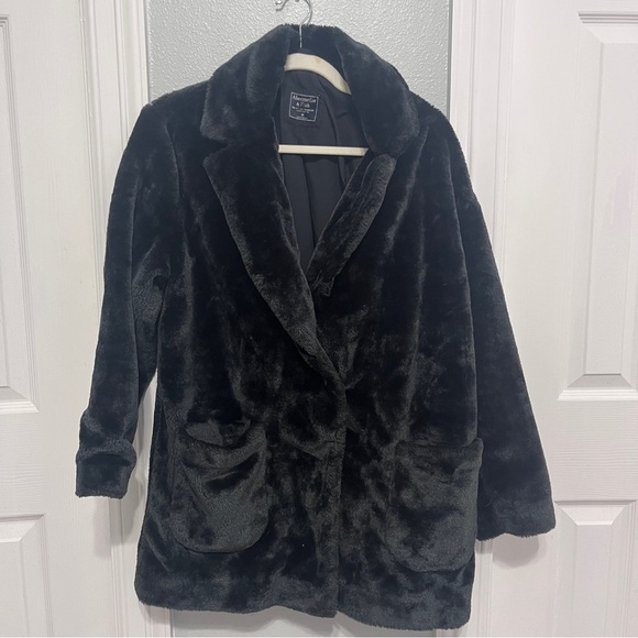 Abercrombie and Fitch black faux fur coat - Picture 1 of 5